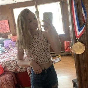 super cute floral crop top